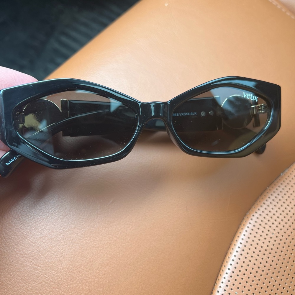 Sunglasses Veux- White Fox Boutique